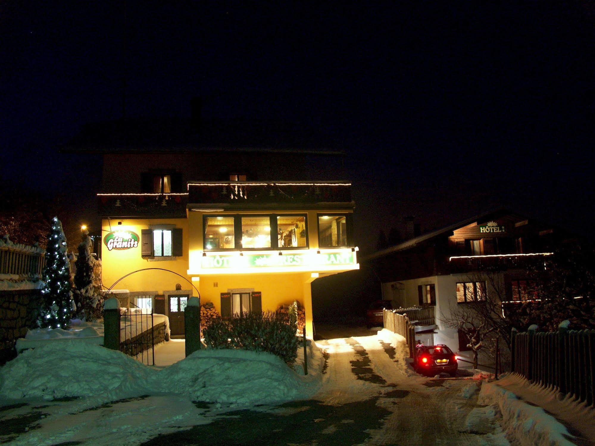 קומבלו Hotel Les Granits מראה חיצוני תמונה